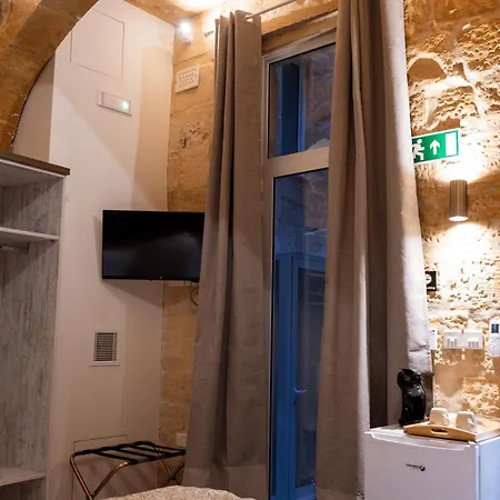 Daire Valletta City Suites *